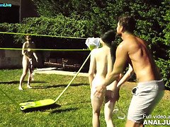 Anal, Le plan cul à quatre, Hd, De plein air, Public, Rugueux, Criant, Echangistes