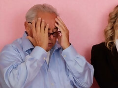 Doigter, Embrassement, Lesbienne, Léchez, Masturbation, Chatte, Dénudage, Nénés