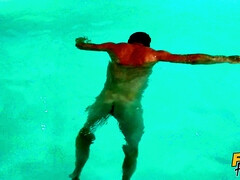 Lamer culo, Negro, Rubia, Polla, Lamidas, Tetas naturales, Piscina, Coño