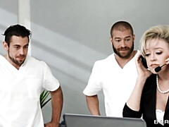 Culo grande, Tetas grandes, Rubia, Doble penetracion, Madres para coger, Hombre hombre mujer, Tabú, Trio