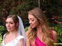 Arsch, Braunhaarige, Gruppe, Natürlich, Nippel, Im freien, Muschi, Titten