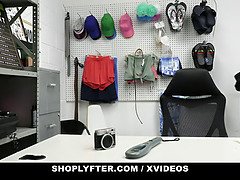 Verga grande, Corridas, Hd, Lamidas, Tetas naturales, Oficina, Tabú, Trio