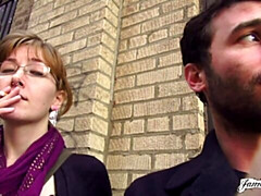 Grosse bite, En levrette, Lunettes, Hard, Hôtel, Pov, Réalité, Maigrichonne