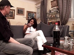 Brunette brune, Branlette thaïlandaise, Hard, Nue  à poil, Chatte, Adolescente, Plan cul à trois, Nénés