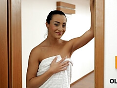 18 jahre, Braunhaarige, Tschechisch, Papi, Hd, Ehemann, Piercing, Rasiert