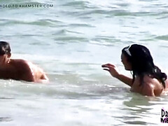 Amateur, Plage, Brunette brune, Hd, Nue  à poil, Nue, De plein air, Mouillée