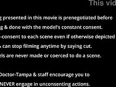 Bruinharig, Arts, Dominatie, Fetisj, Handschoenen, Zoenen, Naakt, Natuurlijke tieten