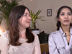 2 german madchen, 2 dildos, 1 english black shoot