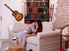 Arsch, Grosse titten, Tschechisch, Latina, Lesbisch, Rasiert, Tätowierung, Titten