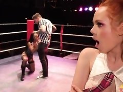 Pijpbeurt, 1 man 2 vrouwen, Handbeurt, Interraciaal, Likken, Masturbatie, Natuurlijke tieten, Kut duiken