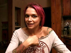 Leie, Hinter den kulissen, Grosser arsch, Grosse titten, Hd, Öffentlich, Tätowierung, Titten