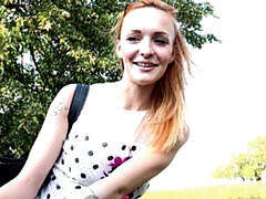 18 ans, Gros cul, Grosse bite, Gros seins, Sucer une bite, En levrette, Rousse roux, Adolescente