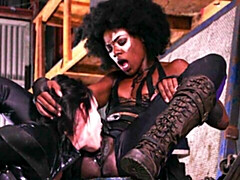 Большая жопа, Большие сиськи, Пальцем, Поцелуи, Лесбиянка, Мастурбация, Киски, Сиськи