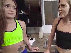 Sucer une bite, Brunette brune, Perverse, Adolescente