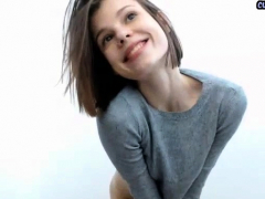 Leie, In den arsch, Arsch, Braunhaarige, Fingern, Solo, Jungendliche (18+), Spielzeuge