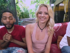 Blonde, Sucer une bite, En levrette, Hd, Interracial, Seins naturels, Petite femme, Nénés