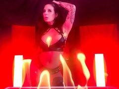 デカパイ, フェラチオ, 茶髪の, バック, 手コキする, 淫乱熟女, タトゥー, オッパイの