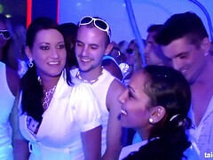 美人, デカパイ, フェラチオ, 茶髪の, Hd, 天然, タトゥー, オッパイの