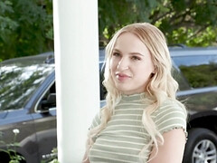 18 ans, Baby sitter, Queue, En levrette, Petite femme, Actrice du porno, Réalité, Rugueux