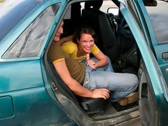 Slutty hottie Mia opens her tight cunt for a filthy driver