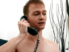 アメリカ人, デカ尻, イく瞬間, バック, 手コキする, ホテル, ショートヘア, タトゥー