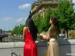 Fetisch, Brille, Lesbisch, Nackt, Öffentlich, Erotischer film, Strümpfe, Nass