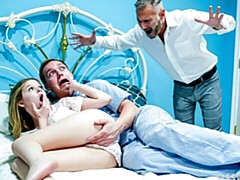 Grosser arsch, Grosser schwanz, Blasen, Hundestellung, Natürlichen titten, Orgie, Zierlich, Titten