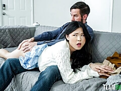 18 años, Asiático, Verga grande, Mamada, Morena, Estilo perrito, Tetas naturales, Adolescente