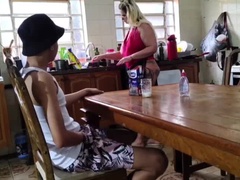 Culo, Tetas grandes, Dominación, Comida, Gafas, Madres para coger, Tetas, Mojado