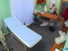 素人, イく瞬間, 医者, 顔射, なめる, 看護婦, オマンコ, ユニフォーム