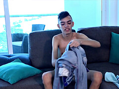 Amateur, Sucer une bite, Couple, En levrette, Homosexuelle, Fille latino, Maigrichonne