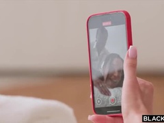 Grosse bite, Sucer une bite, Brunette brune, Gorge profonde, Hd, Interracial, Masturbation, Huilée