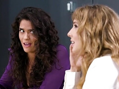 Cunnilingus, Rubia, Morena, Penetracion con dedos, Hd, Lamidas, Oficina, Realidad