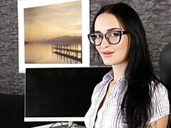 Kont, Bruinharig, Vingeren, Masturbatie, Strippen, Tiener, Tieten likken, Speelgoed