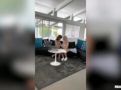 Grote kont, Blond, Pijpbeurt, Lul, 1 man 2 vrouwen, Zoenen, Doordringend, Kut duiken