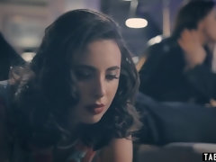 Cul, Brunette brune, 2 femmes 1 homme, Hard, Latex, Mère que j'aimerais baiser, Adolescente, Plan cul à trois