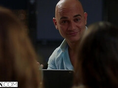 Большие сиськи, Минет, Брюнетки, Сперма во рту, Сидя на лице, Сперма на лице, Лизание, Втроем