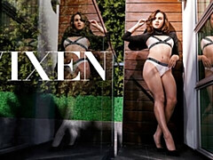 Grosser arsch, Grosser schwanz, Blasen, Hundestellung, Natürlich, Natürlichen titten, Jungendliche (18+), Titten