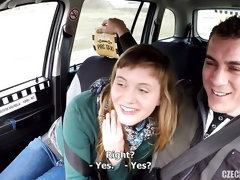 デカ尻, デカパイ, ブロンド, 車, バック, 叫ぶ, ストリッピング, ティーン