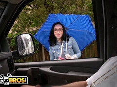 Gros cul, Brunette brune, Bus, Tir de sperme, Faciale, Branlette thaïlandaise, Énorme, Public