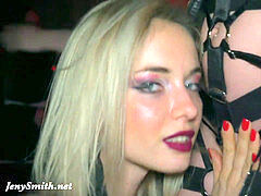 Sadomasochismus, Fesselspiele, Flashen, Nackt, Party, Öffentlich