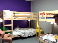18 ans, Sucer une bite, Tir de sperme, Hd, Fille latino, Orgasme, Plan cul à trois