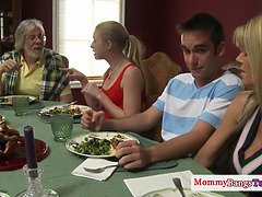フェラチオ, 茶髪の, エロ熟女, バック, Hd, なめる, 淫乱熟女, 母