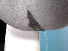 Culo grande, Tetas grandes, Penetracion con dedos, Masturbación, Orinar, Cabello corto, Solo, Estriptis