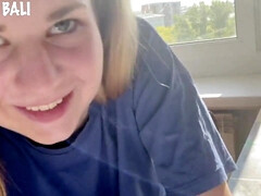 Amateur, Grosse bite, Gros seins, Sucer une bite, Plantureuse, Seins naturels, Nénés, Toilettes