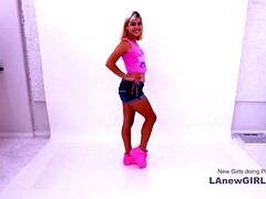 Slutty girl penetrated with big having intercourse machine