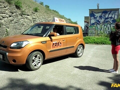 Tussi, Auto, Tschechisch, Französisch, Nackt, Im freien, Muschi, Flotter dreier