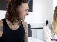 フェラチオ, イく瞬間, エロティック, 顔射, 手コキする, シーメール, タトゥー