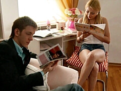 18 jahre, Blasen, Aufs gesicht abspritzen, Erstes mal, Lecken, Zierlich, Muschi, Titten