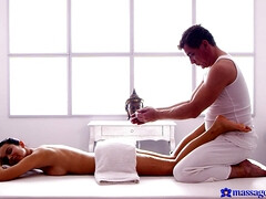 Lieveling, Rondborstig, Erotisch, Italiaans, Likken, Natuurlijke tieten, Doordringend, Kut duiken